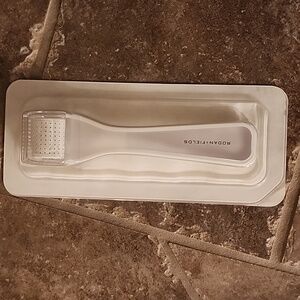 Rodan + Fields Redefine AMP MD Micro-Exfoliating Roller